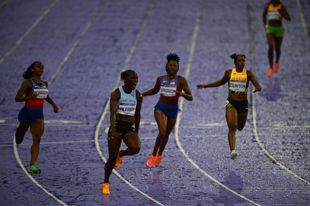 Campioana olimpică de la 100 metri vine dintr-o țară de 180.000 de locuitori » Julien Alfred a învins-o pe americanca Sha'Carri Richardson