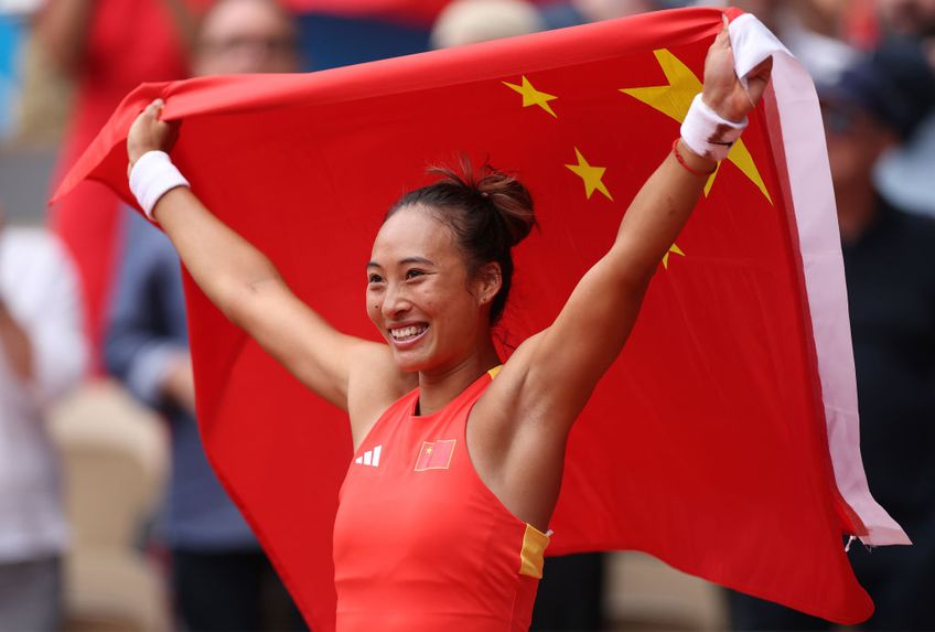 Chinezoaica Qinwen Zheng (7 WTA) a învins-o pe croata Donna Vekic (21 WTA), scor 6-2, 6-3, și a cucerit medalia de aur în competiția de tenis feminin de la Jocurile Olimpice.