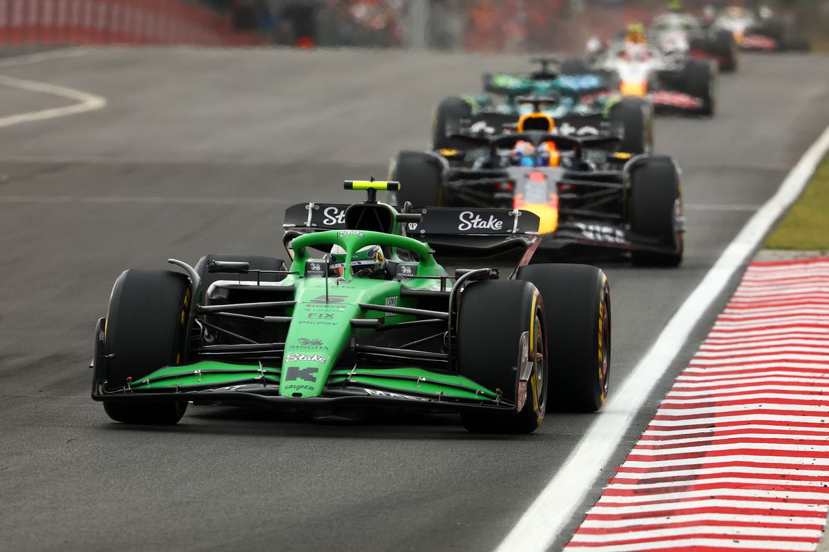 Strategia câștigătoare a decis Marele Premiu de la Hungaroring, într-un final cu inima la gât + Cursă de coșmar pentru Leclerc. Clasamentele