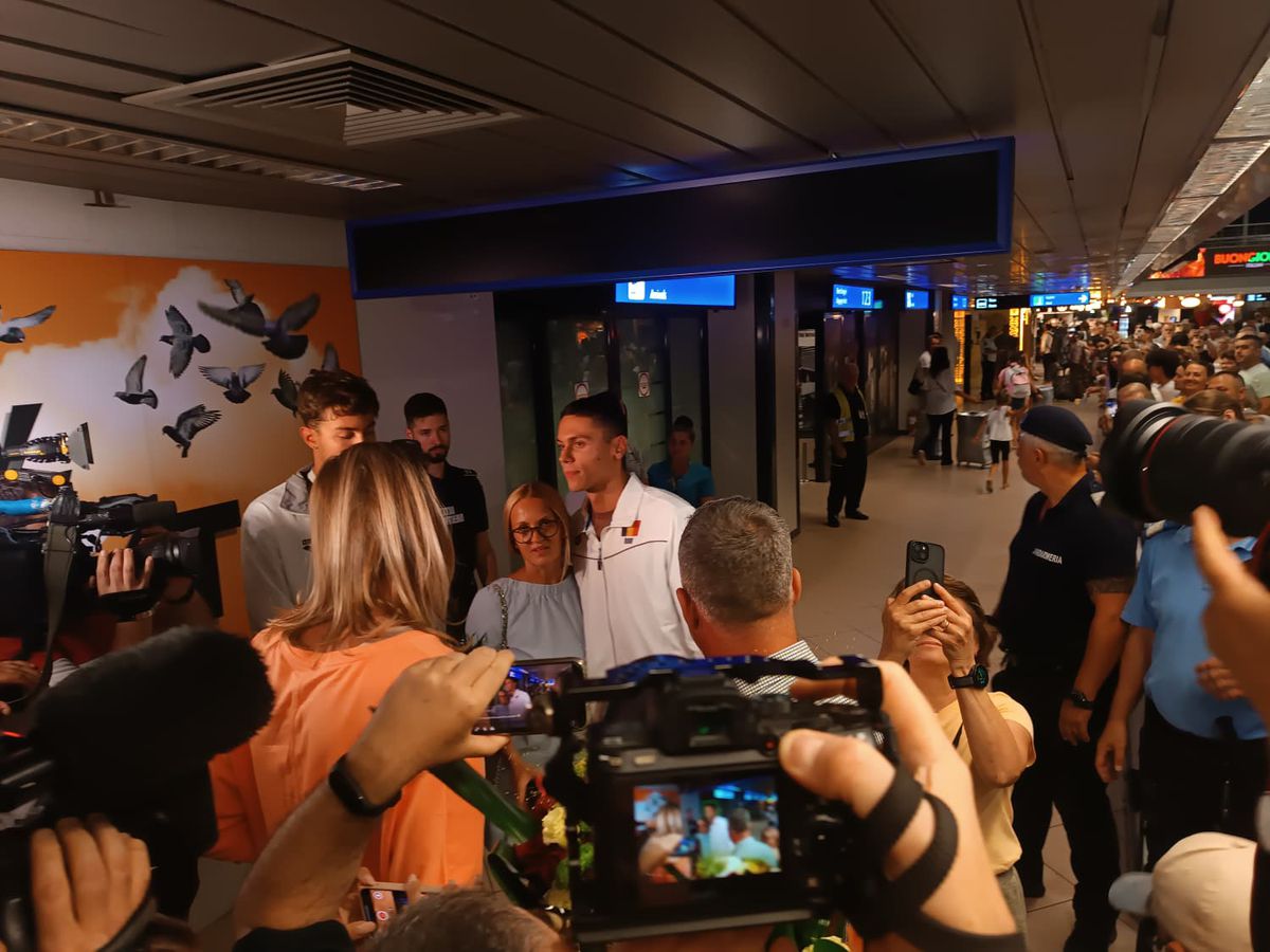 David Popovici, declarația serii pe aeroport: „Comentariile lui Emil Hossu-Longin...”