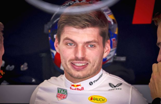 Max Verstappen intră astăzi într-un club select, al cărui fondator este Lewis Hamilton