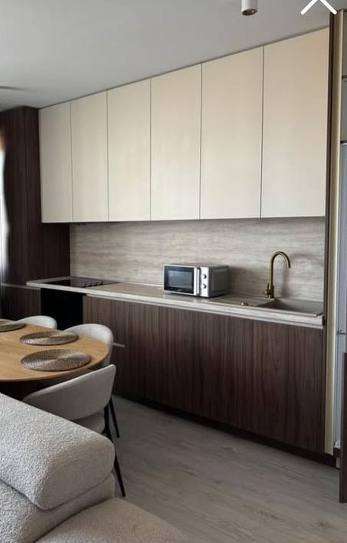 Marius Ștefănescu își vinde mașina și apartamentul