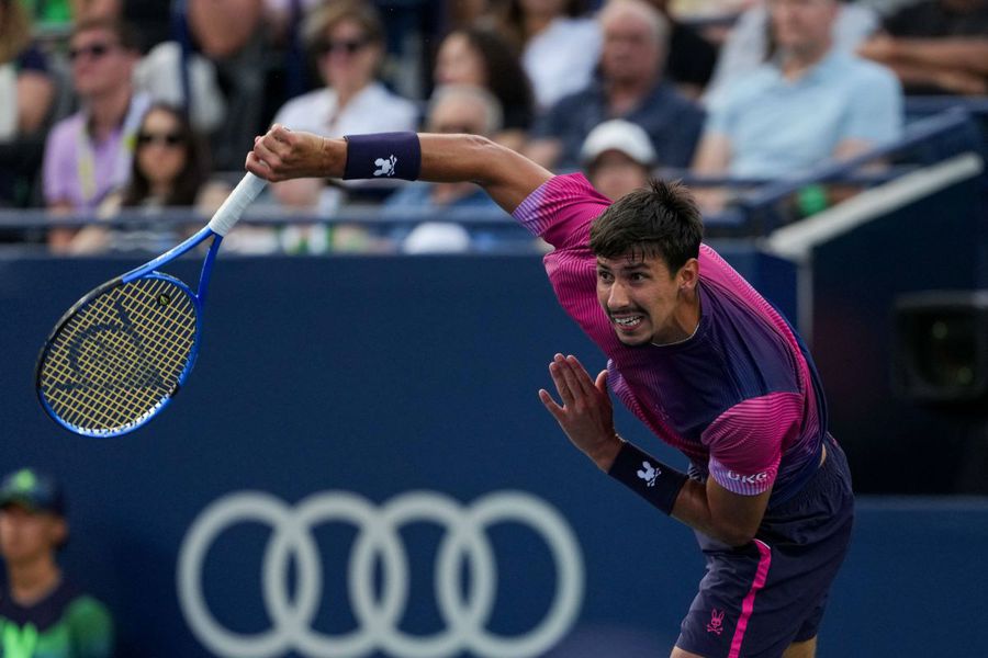 Alexey Popyrin la serviciu la Toronto Foto: Imago Images Numărului 11 ATP Andrey Rublev nu-i place tenisul rapid: „Nu vezi tactica, e numai bum, bum, bum”