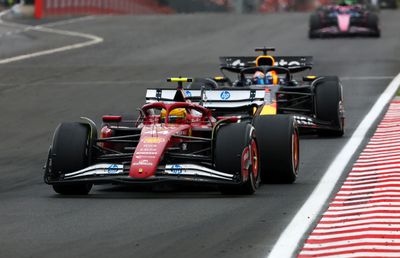 Max Verstappen și Lewis Hamilton au explicat incidentul de la Hungaroring: „S-a speriat și a ieșit de pe pistă”