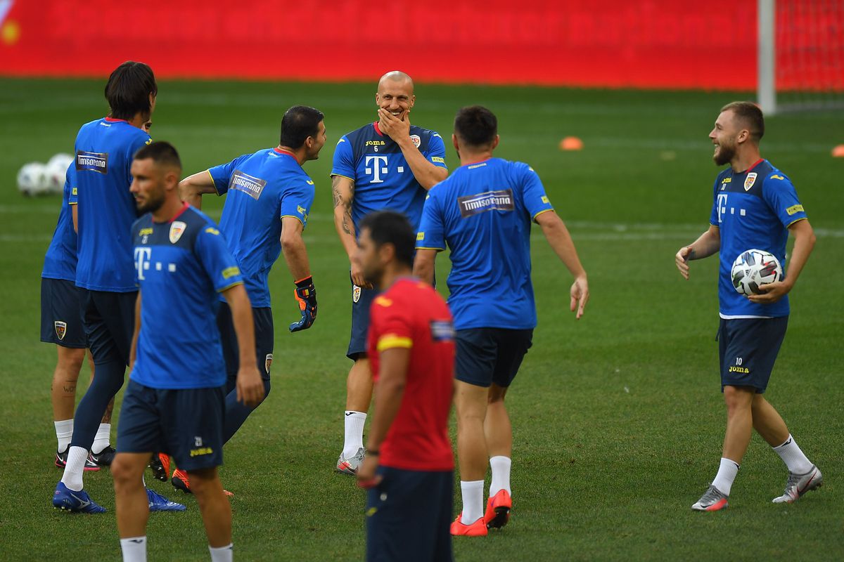 ROMÂNIA - IRLANDA DE NORD. VIDEO » Mirel Rădoi, pus în dificultate: „Suntem într-o mare dilemă! Alegerea va fi grea”