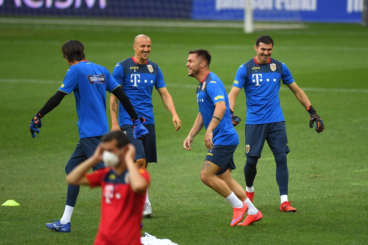 ROMÂNIA - IRLANDA DE NORD. VIDEO » Mirel Rădoi le cere jucătorilor să fie agresivi, dar îi avertizează: „Să nu faceți ca mine!”