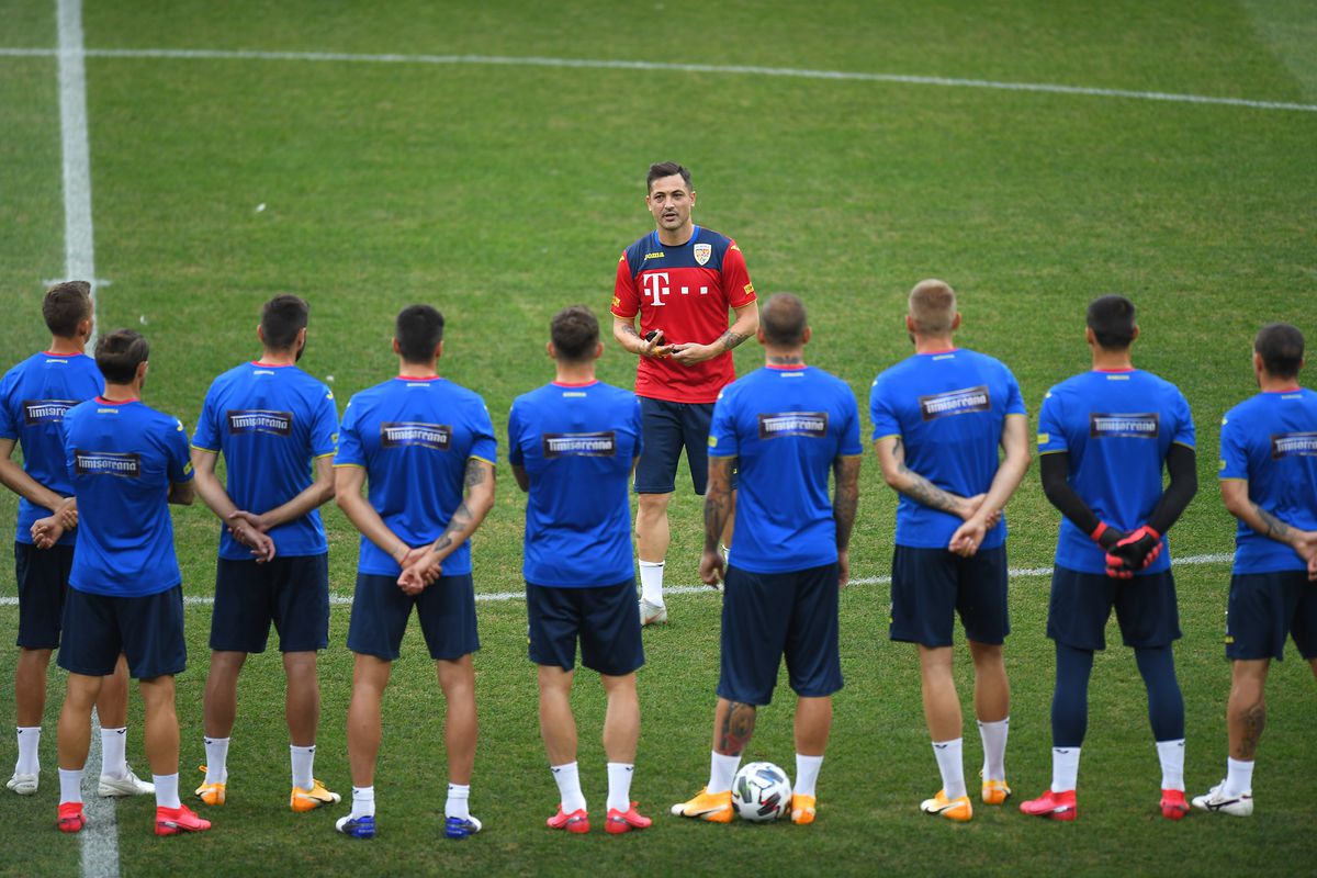 ROMÂNIA - IRLANDA DE NORD. VIDEO » Mirel Rădoi le cere jucătorilor să fie agresivi, dar îi avertizează: „Să nu faceți ca mine!”