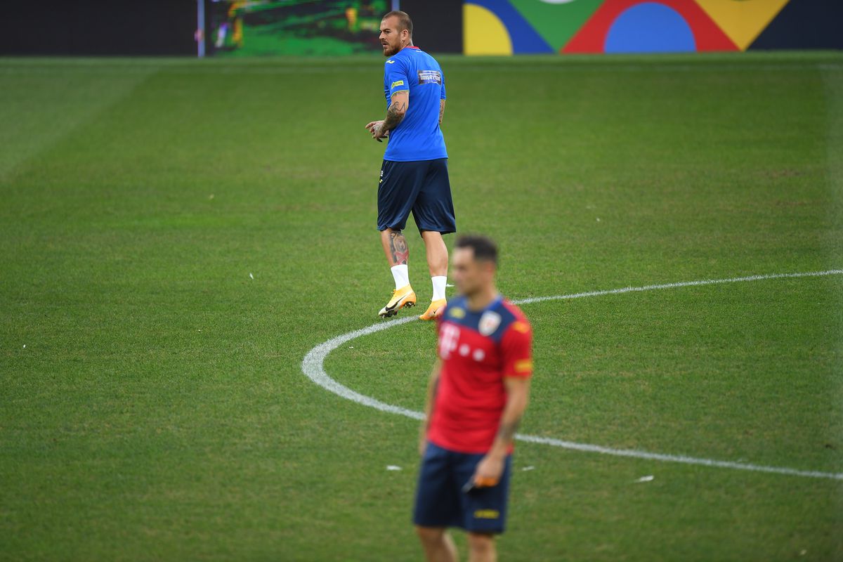 ROMÂNIA - IRLANDA DE NORD. Duel de foc pentru Ianis Hagi: „Cei mai buni inamici”