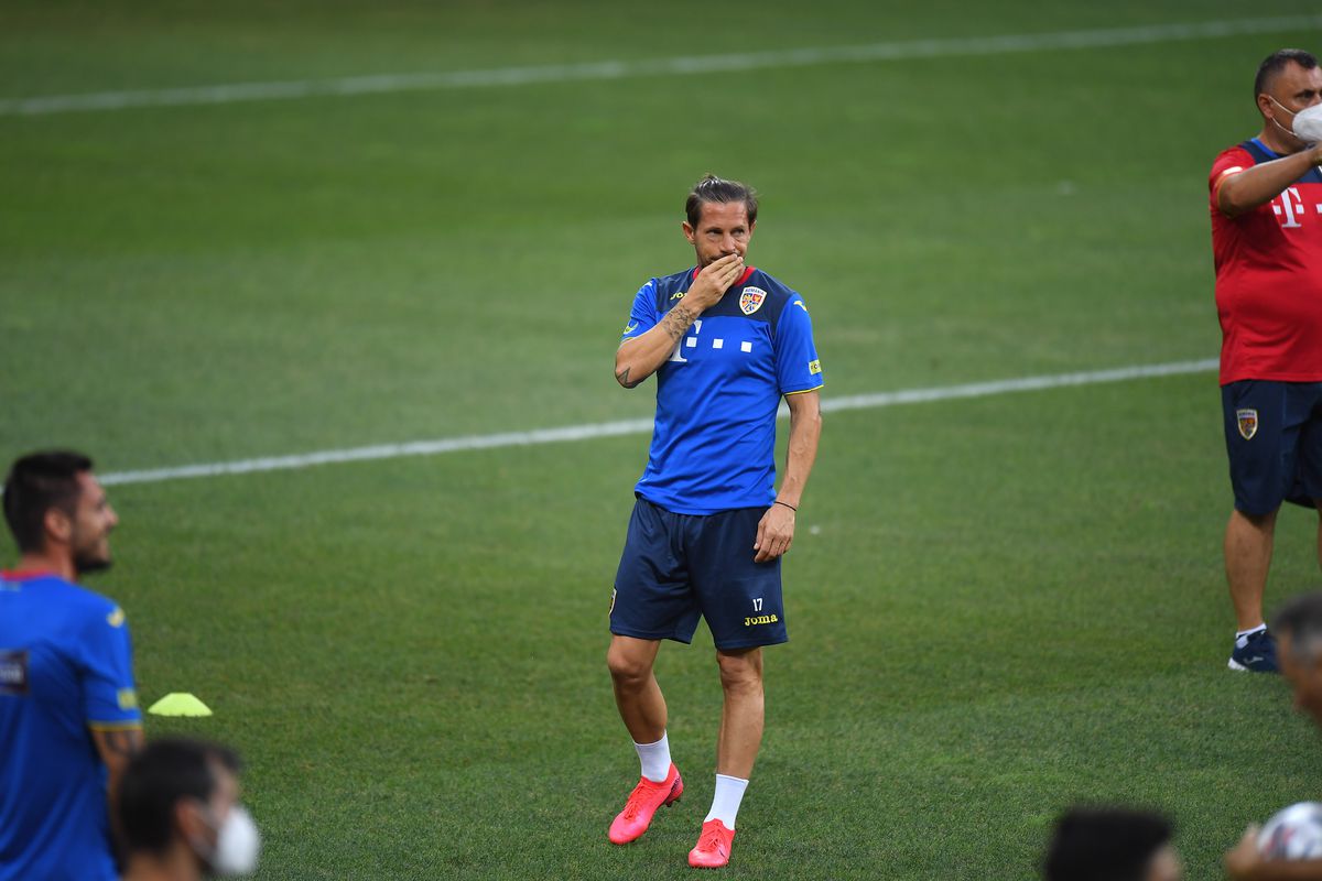 ROMÂNIA - IRLANDA DE NORD. VIDEO » Mirel Rădoi, pus în dificultate: „Suntem într-o mare dilemă! Alegerea va fi grea”