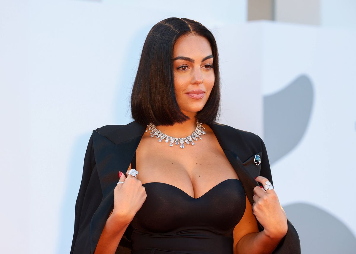 „Le-a tăiat respirația” » Georgina Rodriguez, apariție senzațională la Festivalul de Film de la Veneția