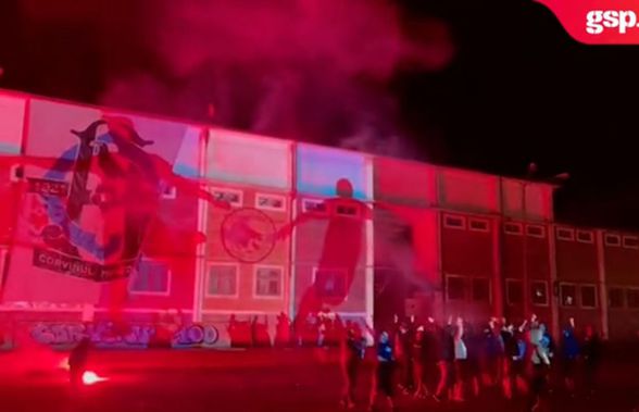Spectacol la evenimentul „Fotbal Centenar Corvinul”: jocuri de lumini și focuri de artificii