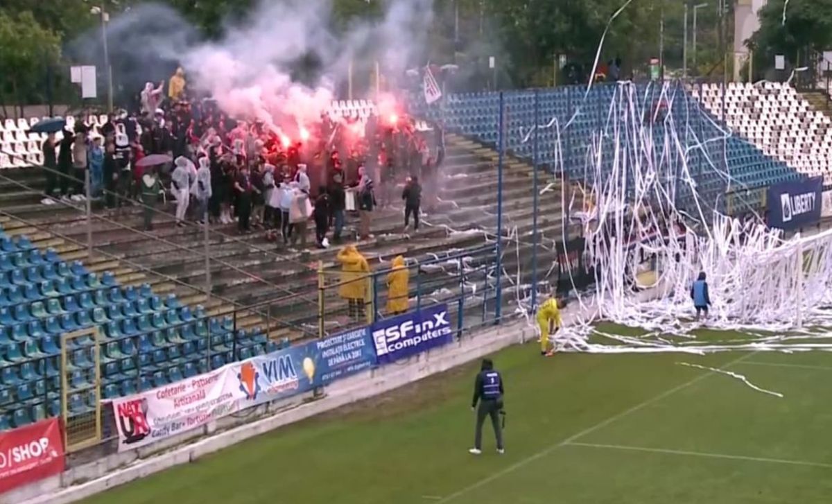Suporterii au întârziat startul în Oțelul Galați - Poli Timișoara, meciul zilei din Liga 2