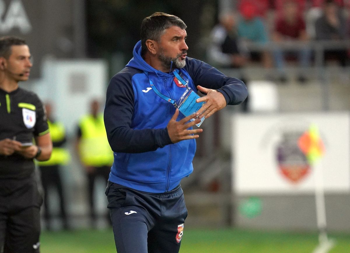 Chindia Târgoviște negociază cu un antrenor demis recent de la altă echipă din Liga 1 + S-a discutat și cu Mircea Rednic