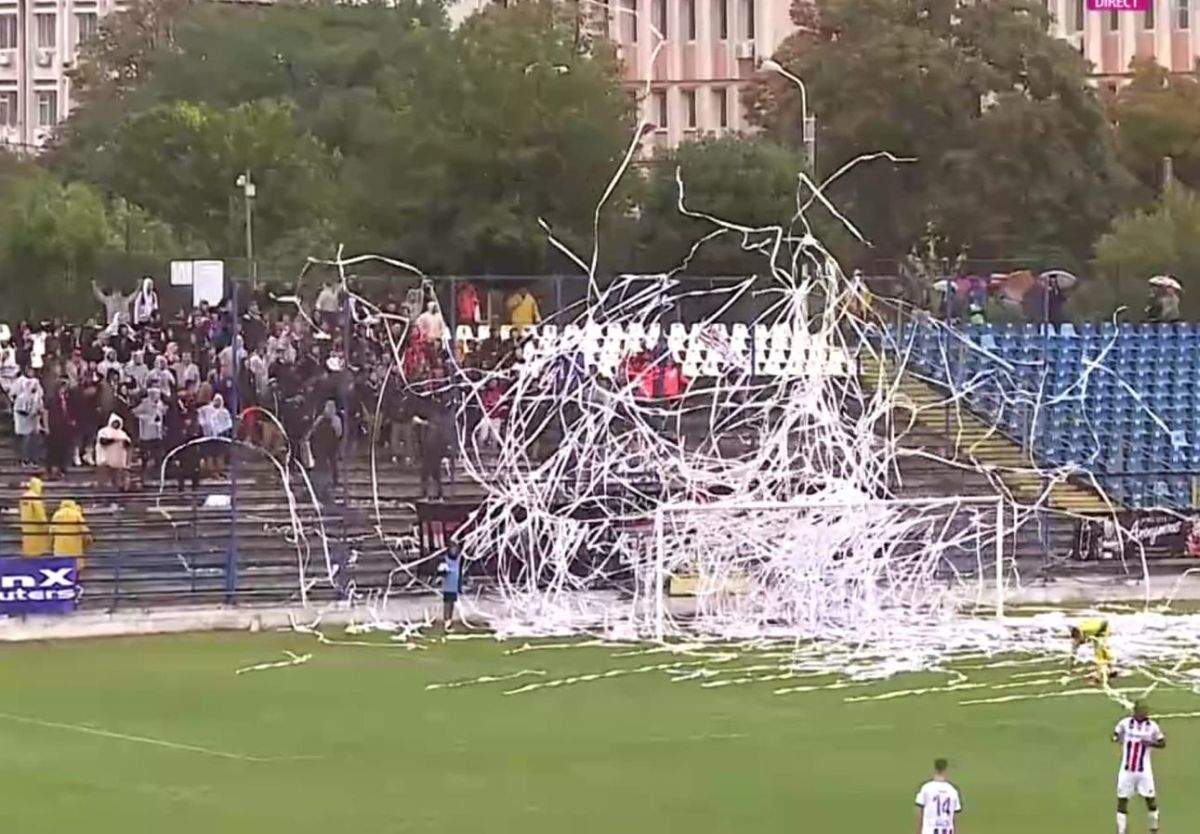 Suporterii au întârziat startul în Oțelul Galați - Poli Timișoara, meciul zilei din Liga 2