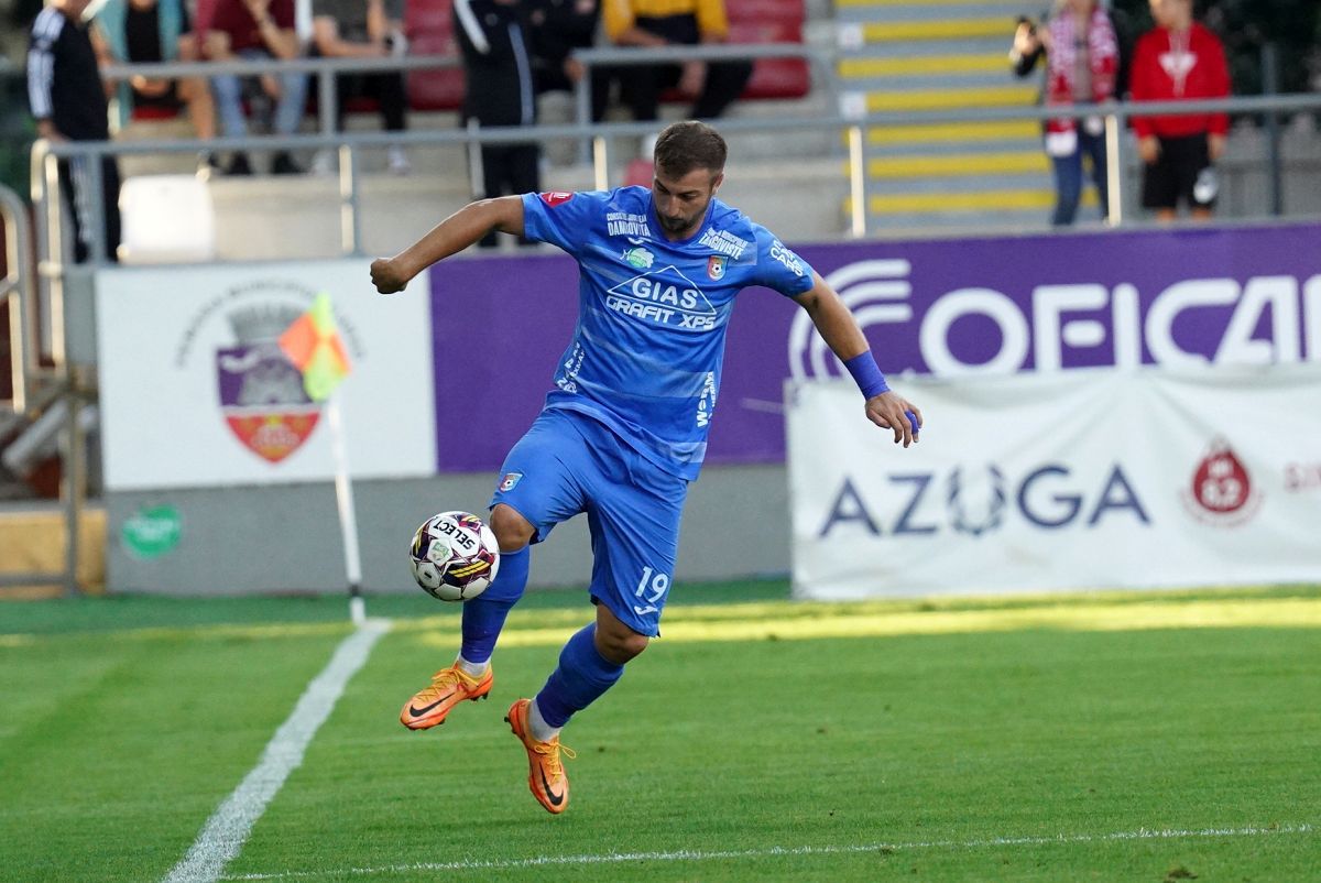 Chindia Târgoviște negociază cu un antrenor demis recent de la altă echipă din Liga 1 + S-a discutat și cu Mircea Rednic