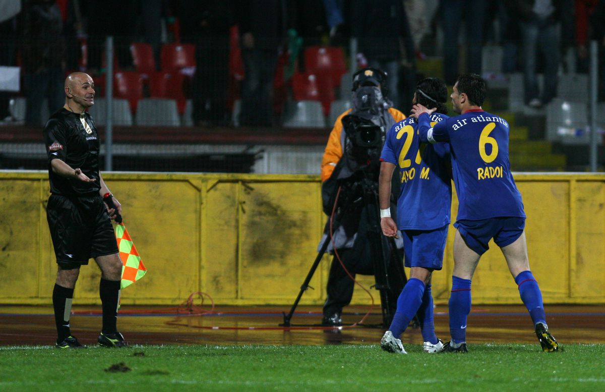 Interzis de FRF, a plecat în Anglia să arbitreze! Aurel Onița, primul interviu după șapte ani de tăcere: „Mi s-a luat pasiunea! Cea mai mare bucurie e că alerg desculț pe plajă la răsăritul soarelui”