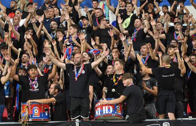 Un nou scandal la Chindia » Fanii îi cer demisia președintelui clubului și i-au cumpărat bilet de tren să plece acasă