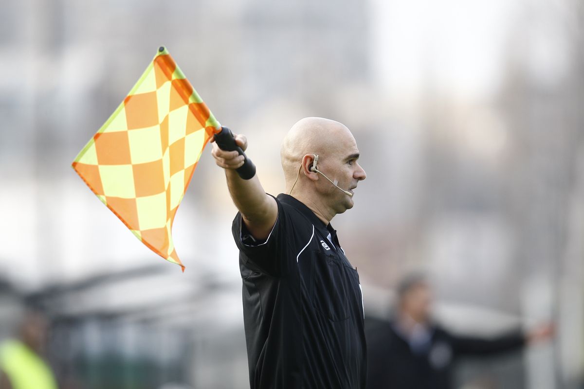 Interzis de FRF, a plecat în Anglia să arbitreze! Aurel Onița, primul interviu după șapte ani de tăcere: „Mi s-a luat pasiunea! Cea mai mare bucurie e că alerg desculț pe plajă la răsăritul soarelui”