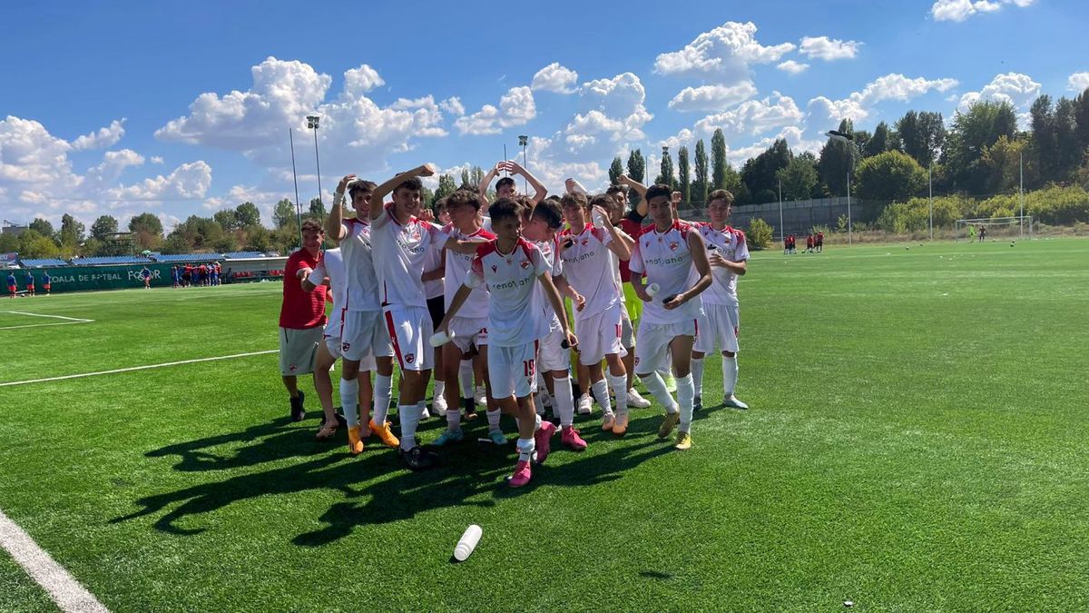 Imagini de la Dinamo - FCSB, derby din Liga de Tineret