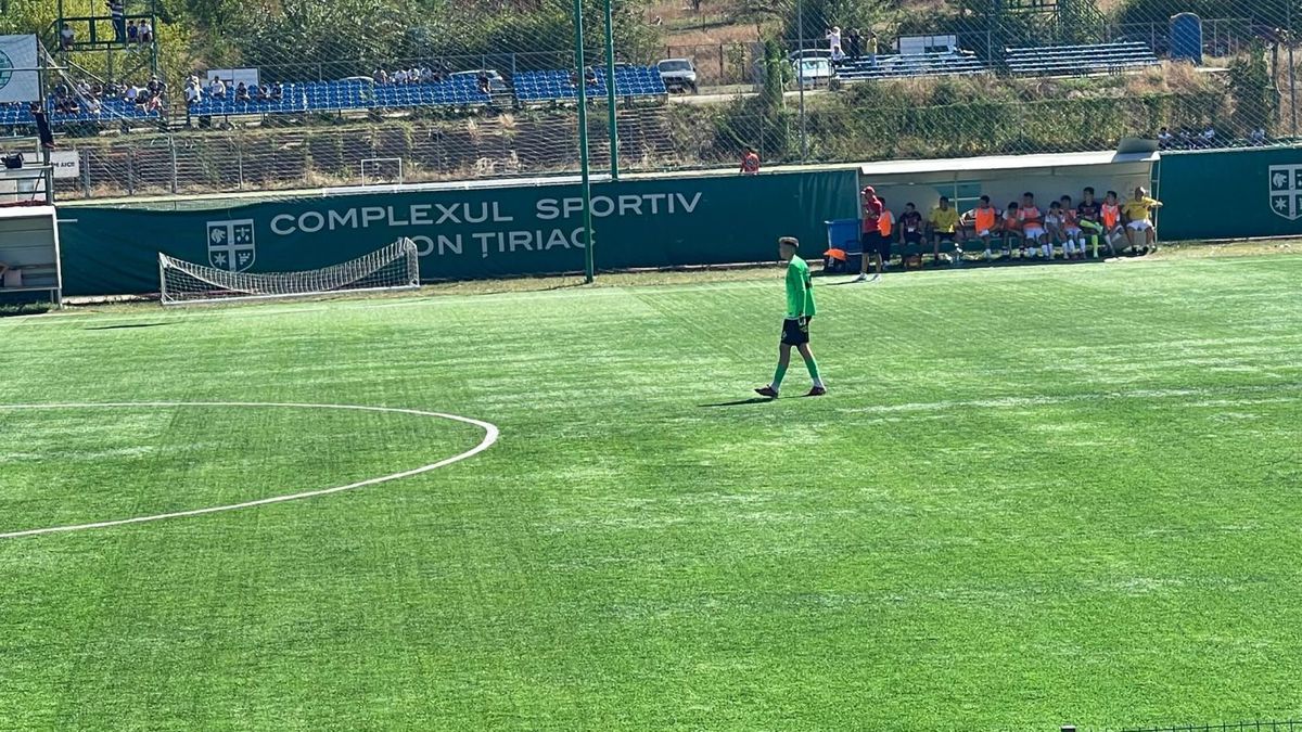 Imagini de la Dinamo - FCSB, derby din Liga de Tineret