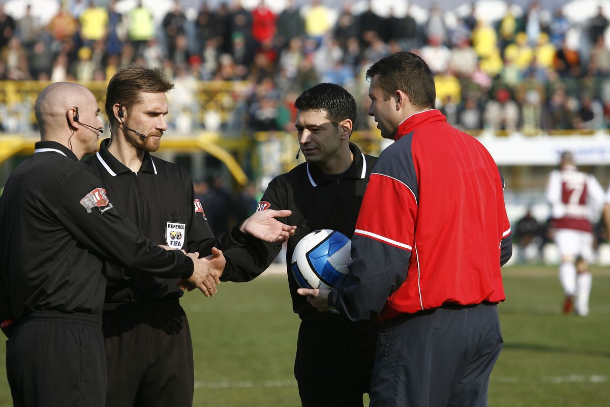 Interzis de FRF, a plecat în Anglia să arbitreze! Aurel Onița, primul interviu după șapte ani de tăcere: „Mi s-a luat pasiunea! Cea mai mare bucurie e că alerg desculț pe plajă la răsăritul soarelui”