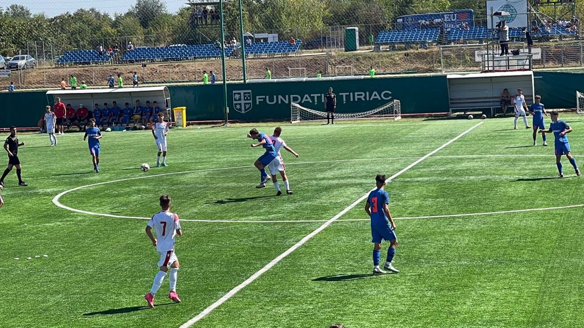 Imagini de la Dinamo - FCSB, derby din Liga de Tineret