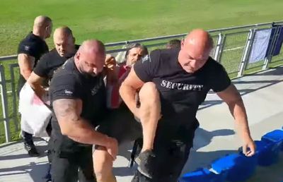 Scandal la Lipova » Agresat și luat pe sus de 4 bodyguarzi pentru că a afișat un mesaj anti-Meszar: „Îi dau în judecată! Nu mai pot să mișc mâna”