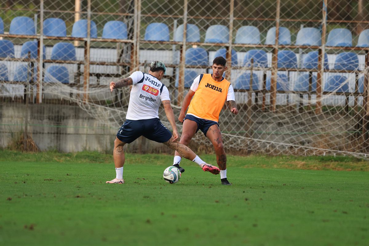 Primul antrenament al naționalei României sub comanda lui Mircea Lucescu, foto: Raed Krishan / GSP