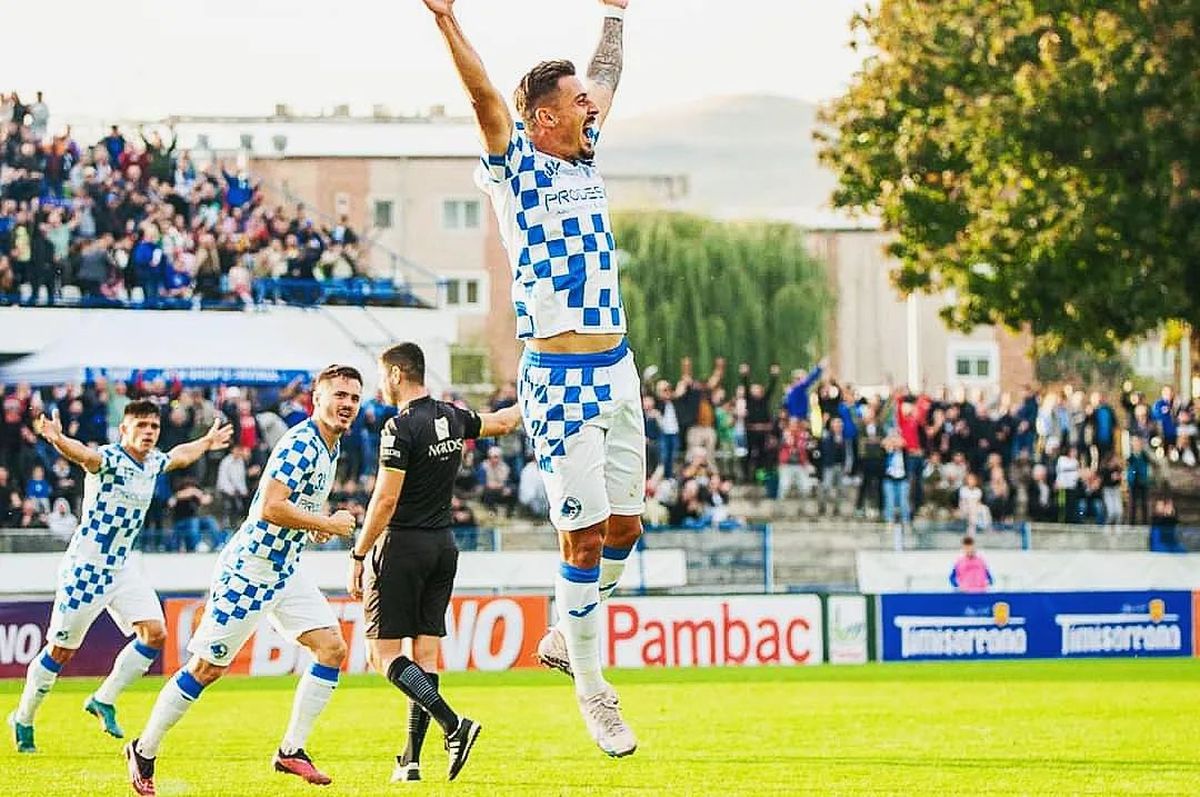 Face senzație la Corvinul Hunedoara, dar puțini știu de unde provine numele lui: „Am aflat la 18 ani că așa mă cheamă” + Ce a trăit după ce a câștigat Cupa României