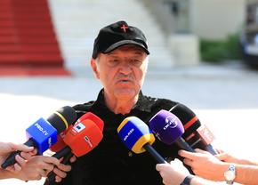 Gigi Becali exultă: „Am luat 2,5 milioane de euro, România a crescut economic, e tare!”