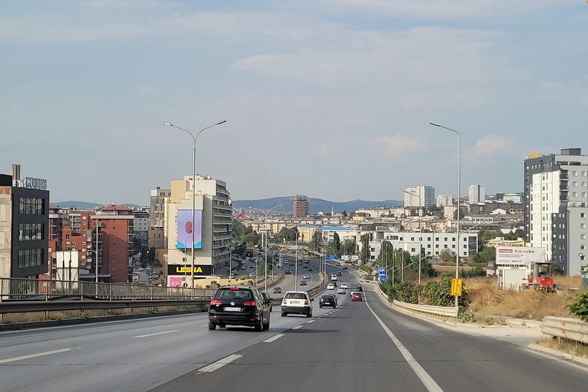 Pristina, vedere de pe autostradă