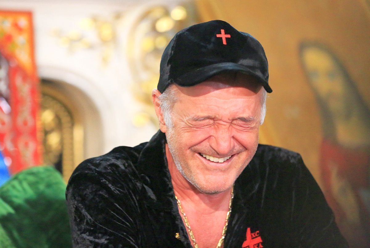 Becali îl ia peste picior, la nici 3 săptămâni de când se declarase fanul lui: „Diferența dintre mobilă de lux și mobilă de brad”