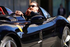 Ultimul bolid din colecția de lux a lui Ibrahimovic » Cât costă Ferrari F80 pe care l-a comandat suedezul!