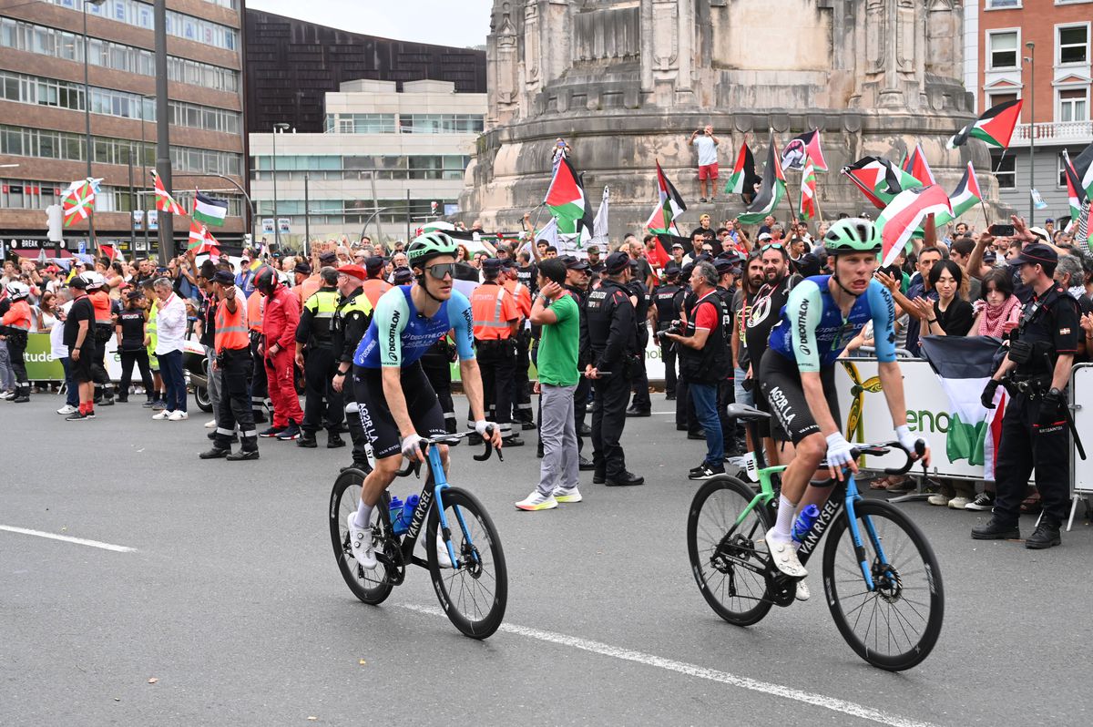 Proteste pe străzile din Bilbao, etapă fără câștigător în Turul Franței