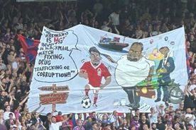 Mesajul fără precedent afișat de fani în Premier League a stârnit o anchetă în Anglia