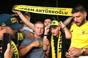 Vine la Fenerbahce în locul lui Mourinho? » Un nume URIAȘ ar putea să o înfrunte pe FCSB!
