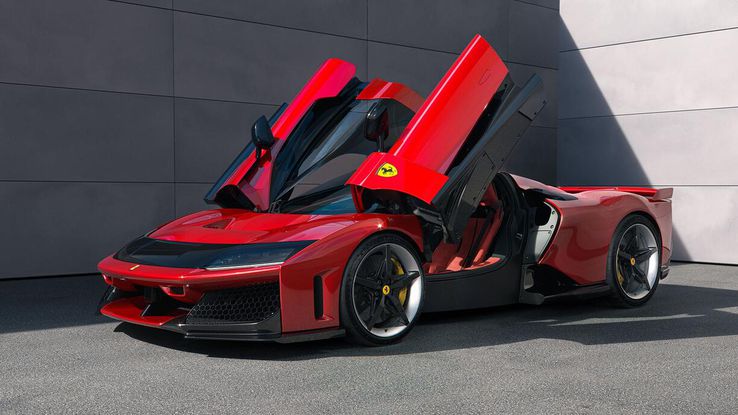 Așa arată modelul F80 al Ferrari-ului de 3,5 milioane de euro pe care și-l cumpără Zlatan Ibrahimovic / Foto: Car and Driver