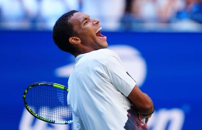 Bătălie titanică la US Open: Auger-Aliassime trece de De Minaur după 4 ore și 10 minute și e în semifinale!