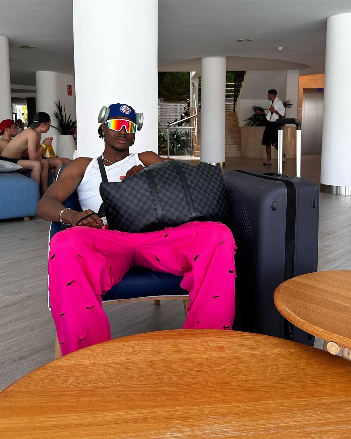 Dinamovistul cu 9 frați mărturisește: „Voiam să ajung ca Ronaldinho. Am avut o copilărie grea” » Primele impresii despre București