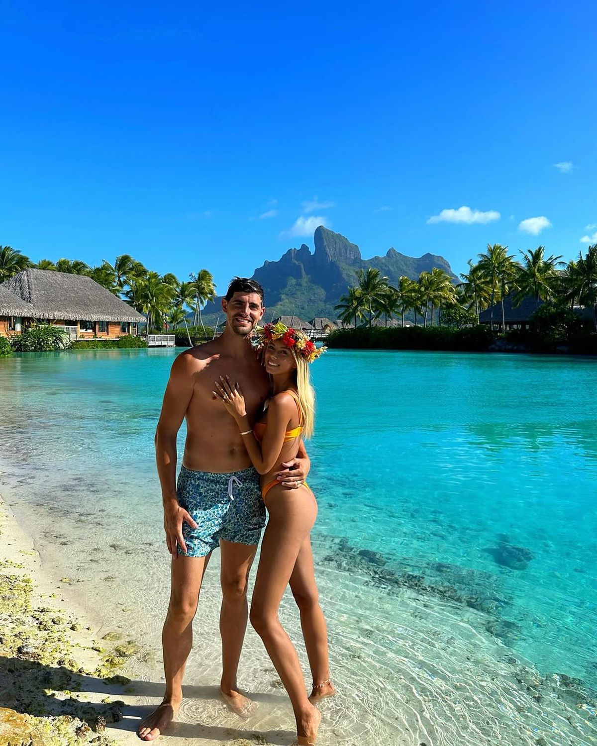 „Negociază «la sânge»!” » Soția marelui internațional are parte de un debut-surpriză în muzică