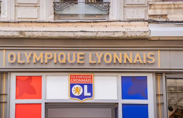 Crimă șocantă la Lyon » Un junior de 13 ani l-a înjunghiat mortal pe un fotbalist de 16 ani din academia clubului!