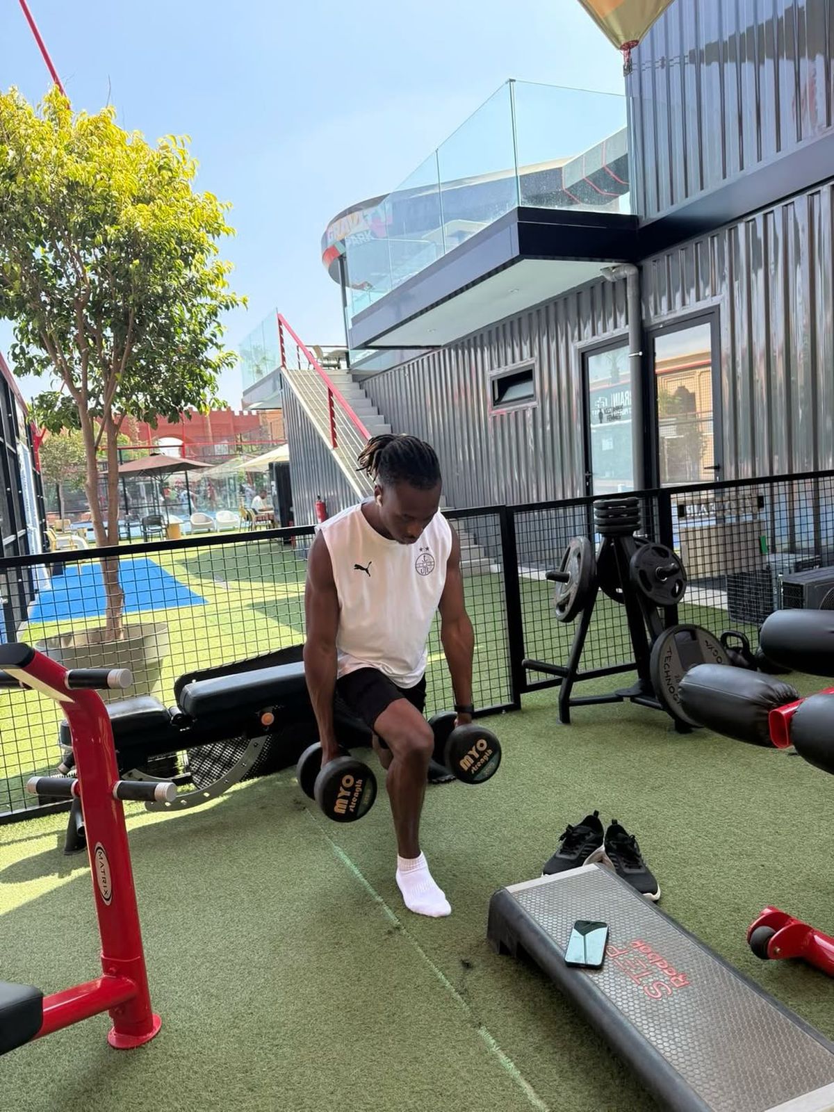 Dinamovistul cu 9 frați mărturisește: „Voiam să ajung ca Ronaldinho. Am avut o copilărie grea” » Primele impresii despre București