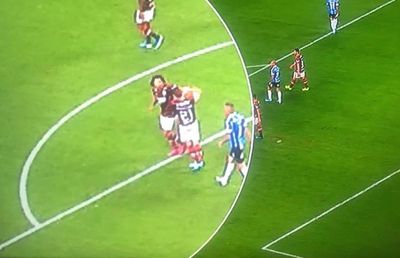 COPA LIBERTADORES // VIDEO Filipe Luis, fostul star de la Atletico Madrid, conflict fizic cu un coleg în semifinala Gremio - Flamengo 1-1