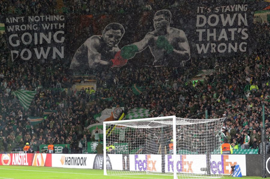 CELTIC - CFR CLUJ // FOTO Jucătorii lui Celtic, motivați cu un citat al lui Muhammad Ali! Scenografie spectaculoasă a fanilor scoțieni