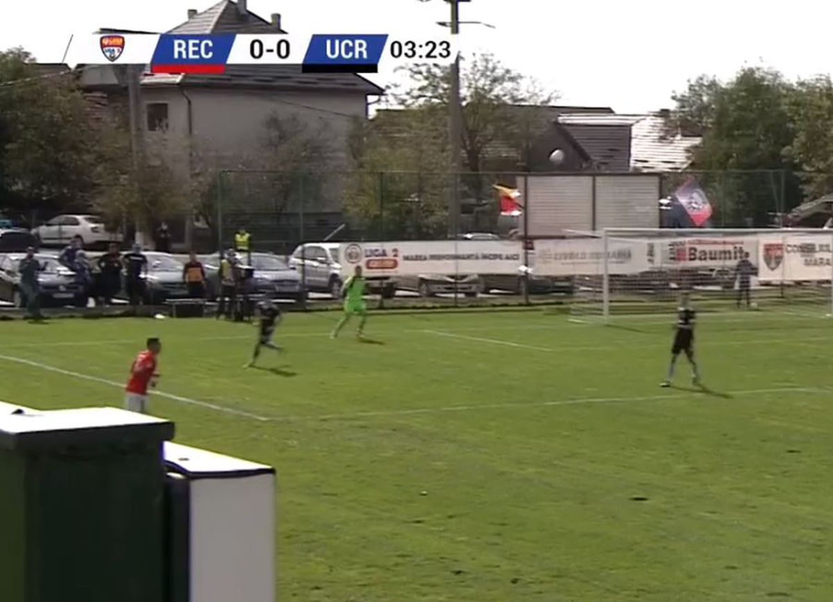 FOTO Prezența spectatorilor la meciurile Comunei Recea, deja o obișnuință! Meciul cu FC U Craiova, vizionat de sute de spectatori