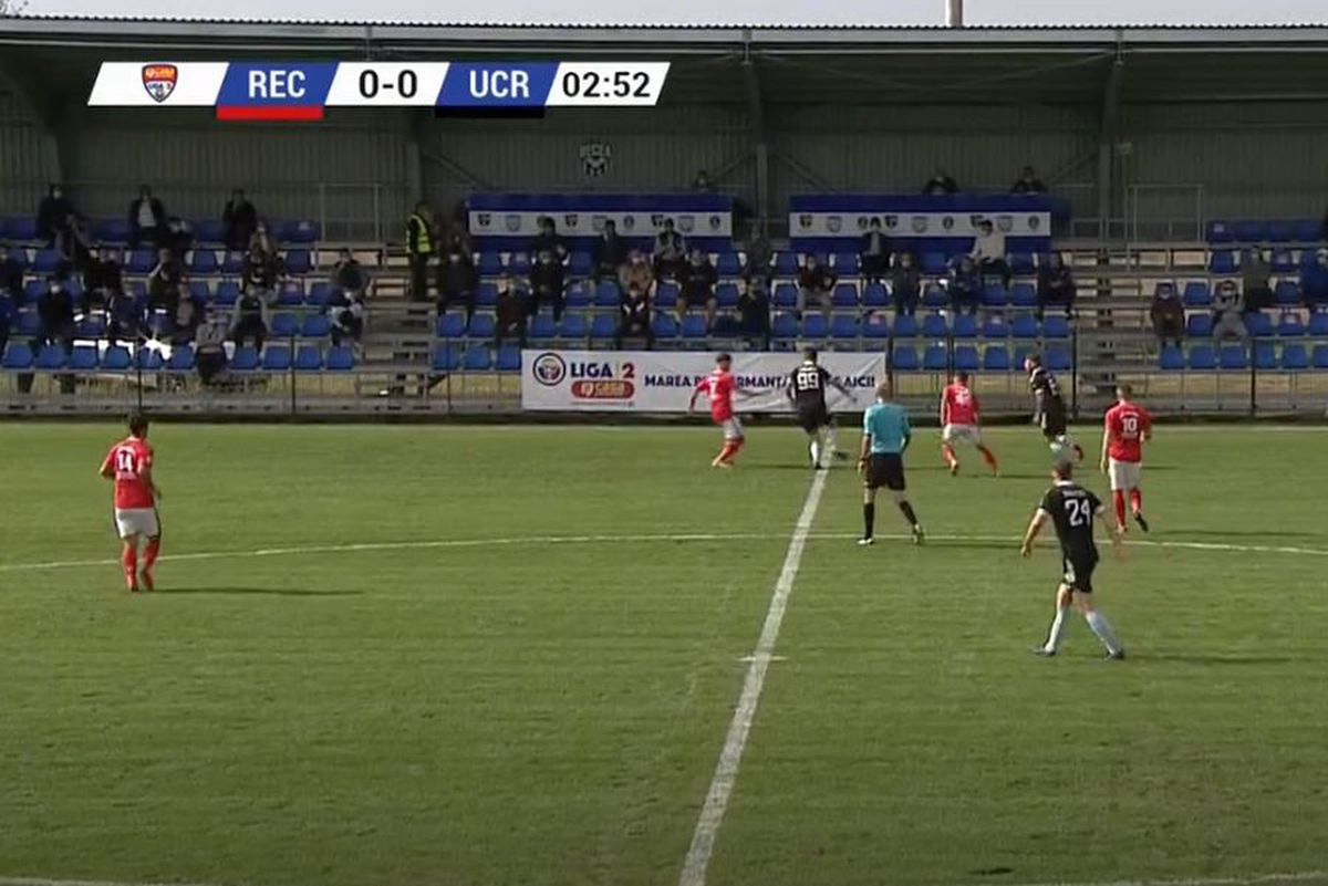 FOTO Prezența spectatorilor la meciurile Comunei Recea, deja o obișnuință! Meciul cu FC U Craiova, vizionat de sute de spectatori