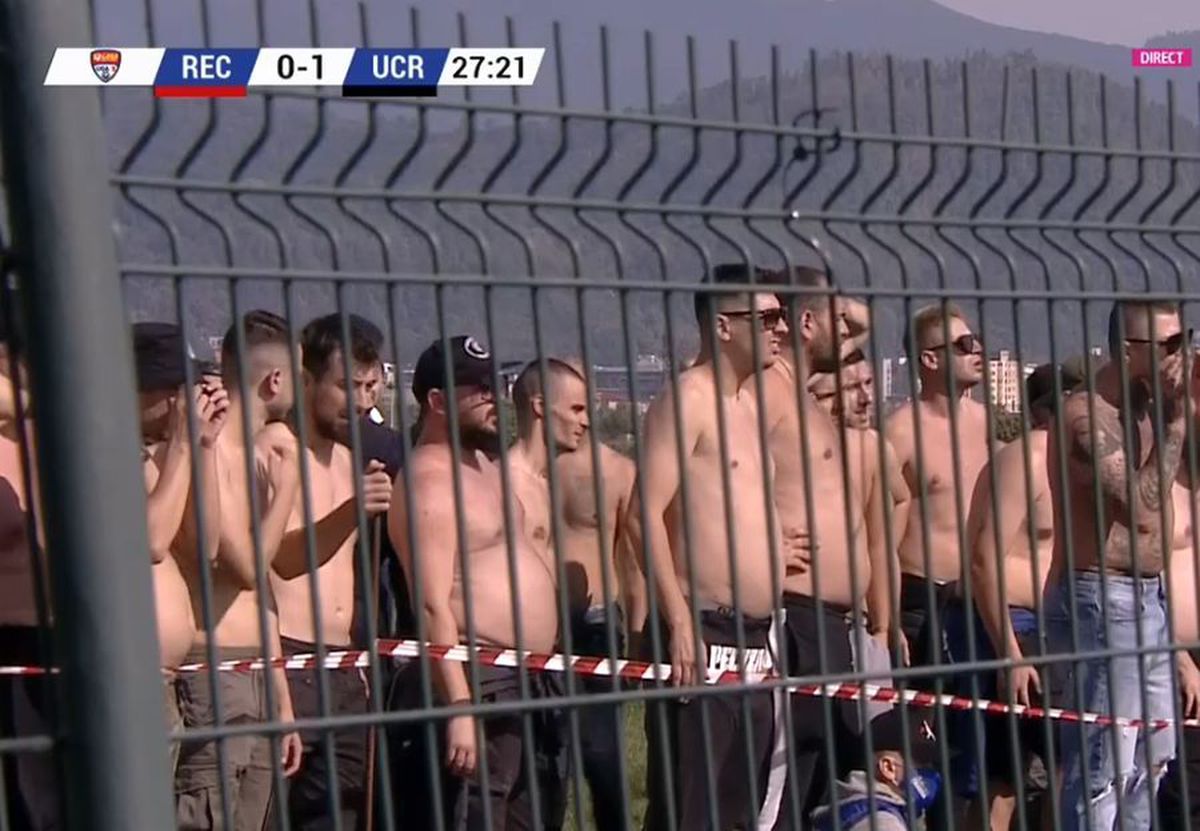 FOTO Prezența spectatorilor la meciurile Comunei Recea, deja o obișnuință! Meciul cu FC U Craiova, vizionat de sute de spectatori