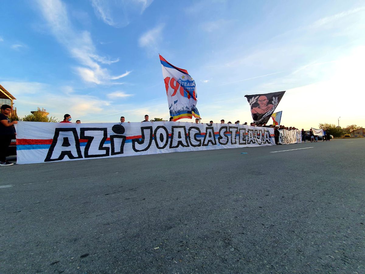 Fanii celor de la FCSB, înaintea meciului cu Dinamo 03.10.2020