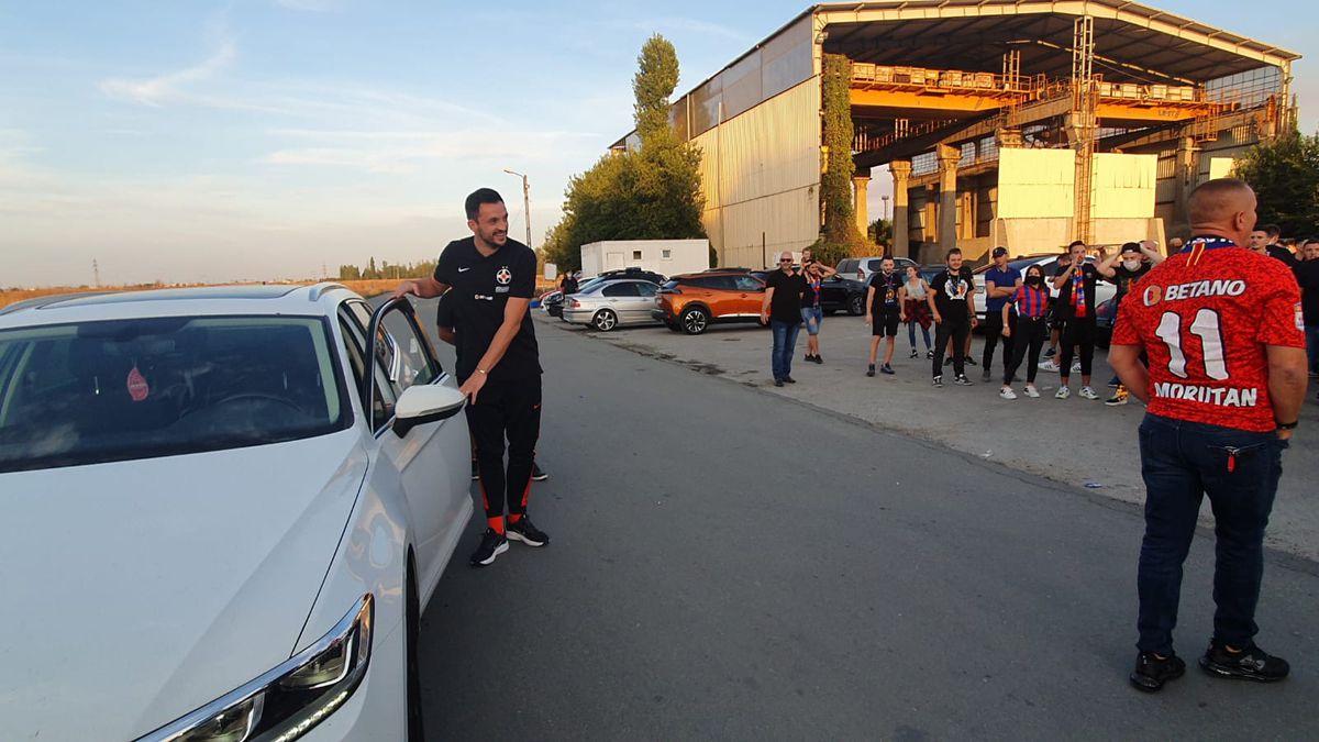 Fanii celor de la FCSB, înaintea meciului cu Dinamo 03.10.2020