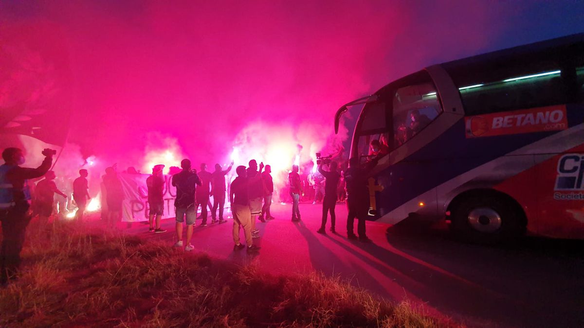 Fanii celor de la FCSB, înaintea meciului cu Dinamo 03.10.2020